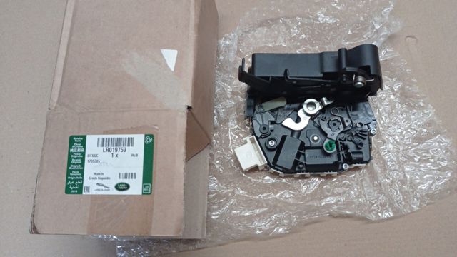 Внутрішній дверний замок LR019759 LAND ROVER