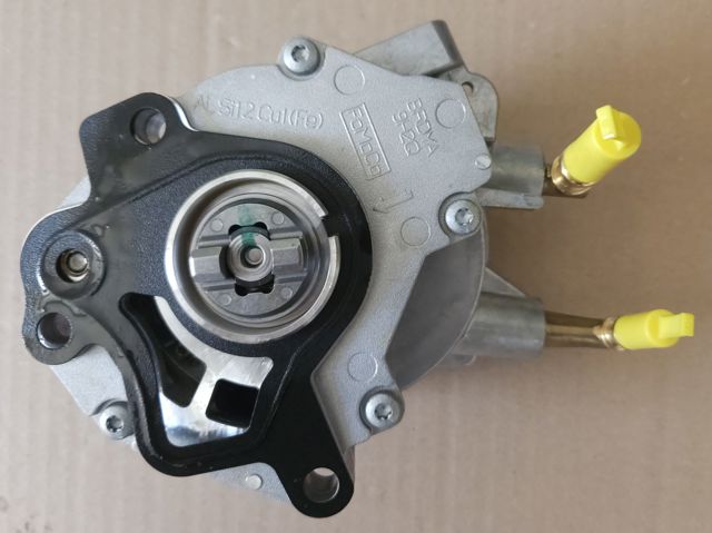 Насос вакуумний LR096061 LAND ROVER