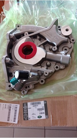 Помпа масляна LR096231 LAND ROVER