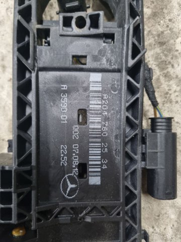 Тримач зовнішньої ручки дверей, задніх лівих A2047602534 MERCEDES