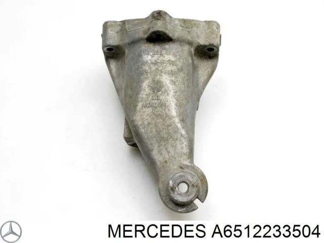 Кронштейн подушки (опори) двигуна, правої A6512233504 MERCEDES