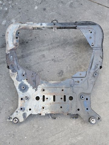 Підрамник передньої підвіски LR041717 LAND ROVER