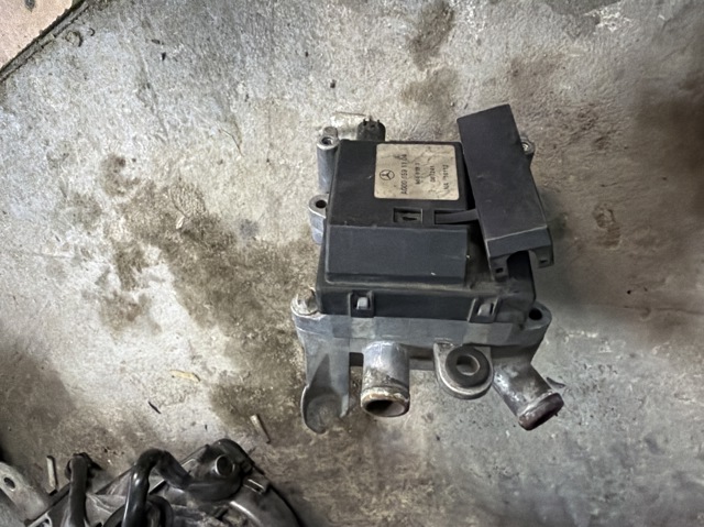 Електропідігрівач охолоджуючої рідини 0001591104 MERCEDES