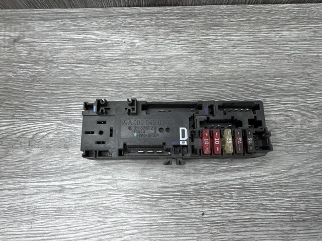 Коробка запобіжників 0005400372 MERCEDES