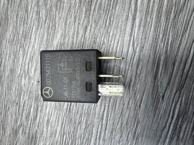 Реле вентилятора 0025421119 MERCEDES