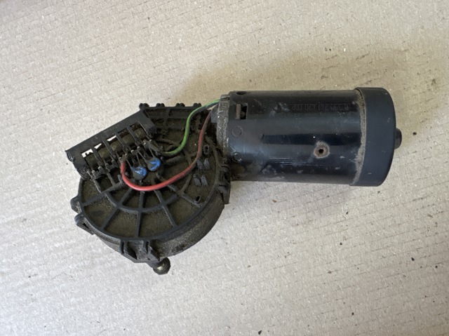 Двигун склоочисника лобового скла (трапеції) 0390241420 BOSCH