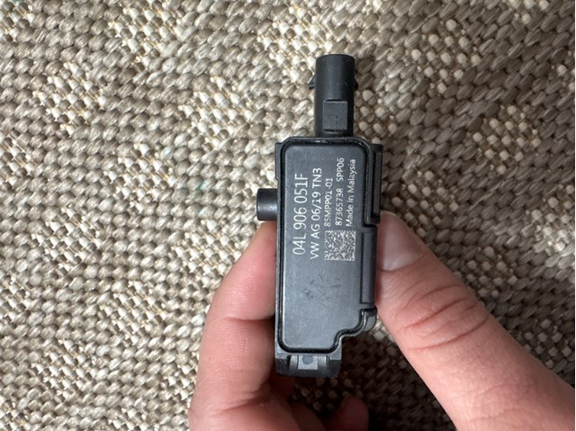 Датчик тиску вихлопних газів 04L906051F VAG