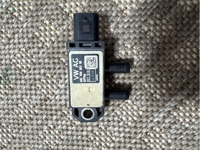 Датчик тиску вихлопних газів 04L906051M VAG