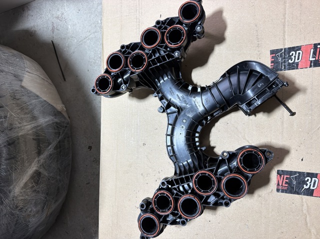 Колектор впускний 059129711CS VAG