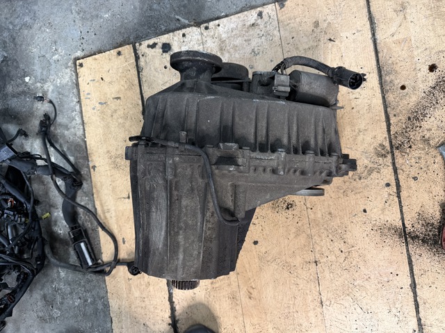 Коробка роздавальна в зборі 1632800500 MERCEDES