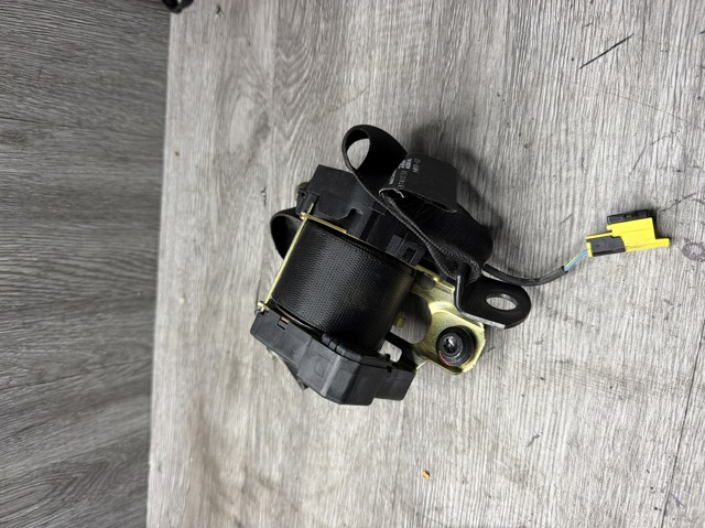 Пасок безпеки задній правий 1638602085 MERCEDES