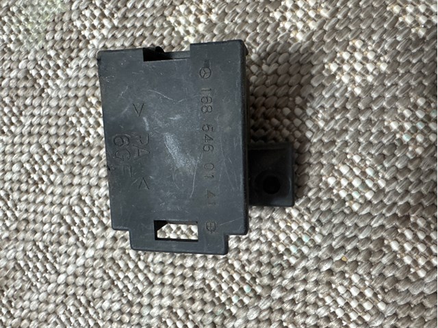 Колодка сполучна плюсового кабелю 1685460141 MERCEDES