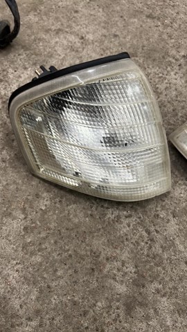Покажчики повороту (передні) 2028261043 MERCEDES