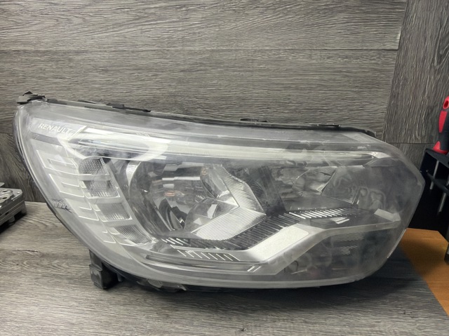 Права блок фара 260105660R RENAULT