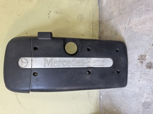 Кришка двигуна декоративна 6130100267 MERCEDES