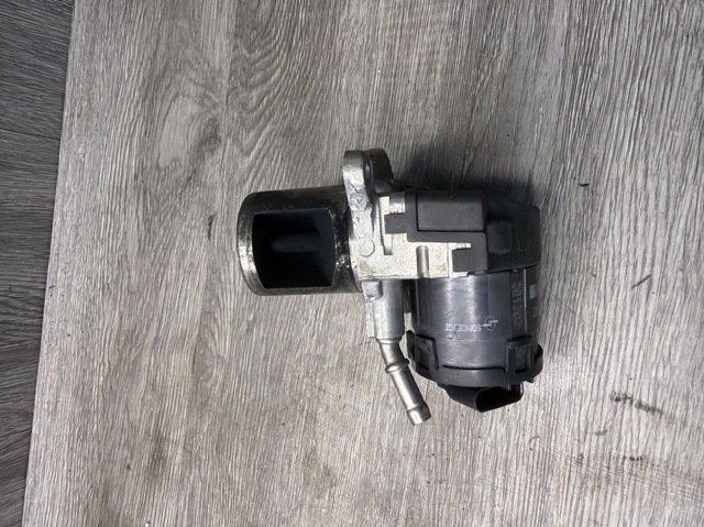 Клапан EGR рециркуляції газів 6421402160 MERCEDES