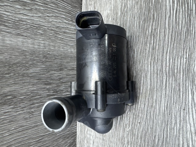 Помпа водяна, додатковий електричний 7L0965561D VAG