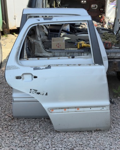 Двері задні, праві A1637301605 MERCEDES