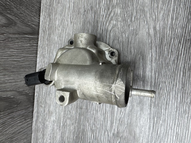 Корпус термостата Mercedes Sprinter I 4-t