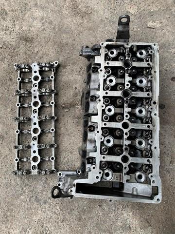 Головка блоку циліндрів 11127810463 BMW