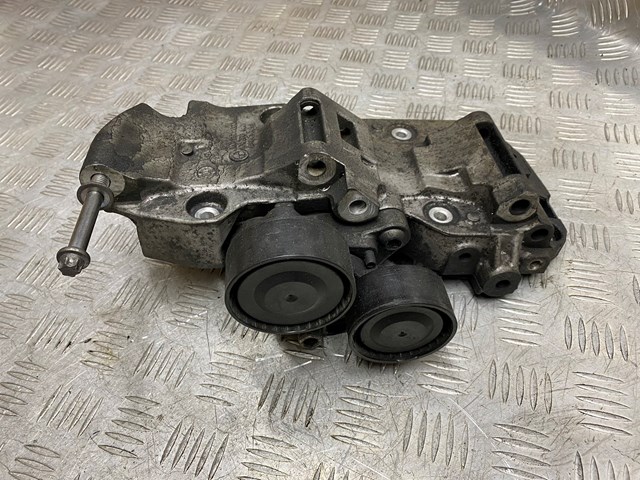 Кронштейн компресора кондиціонера 11168506863 BMW