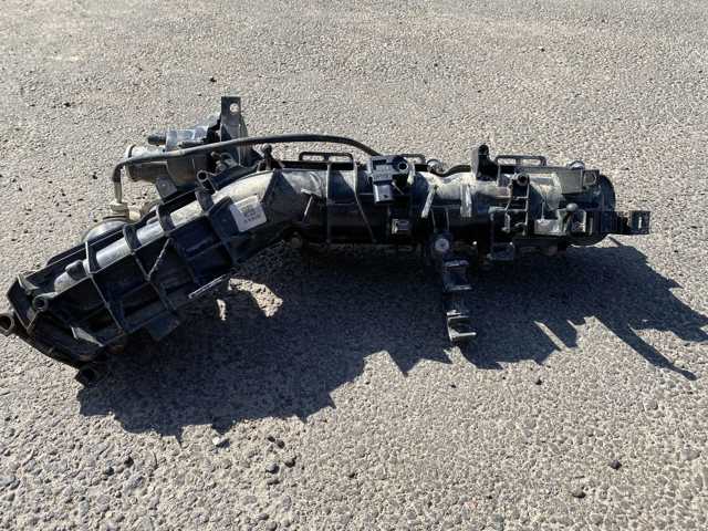 Колектор впускний 11618579245 BMW