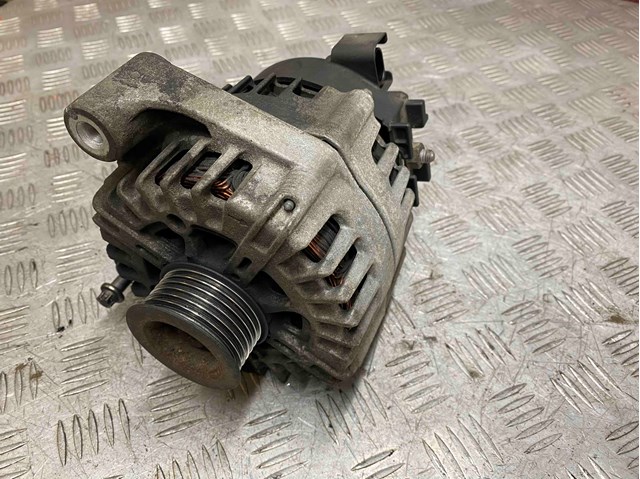 Генератор 12318515754 BMW