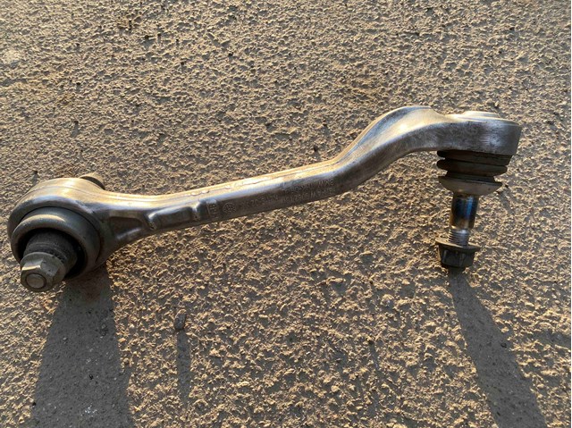 Важіль передній лівий 31106898071 BMW