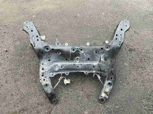 Передня балка 31116872729 BMW