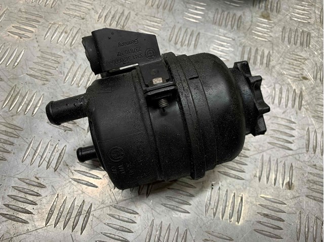 Бачок і трубопроводи 32416851217 BMW
