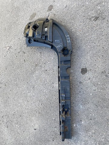 Кронштейн бампера заднього, правий 51127239884 BMW