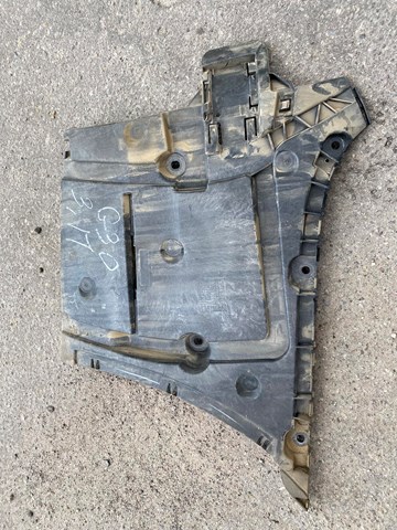 Кронштейн бампера заднього, правий 51127387300 BMW