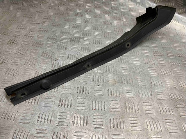 Ущільнювач арки крила 51767264273 BMW