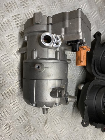 Компресор холодоагенту 64525B31E59 BMW