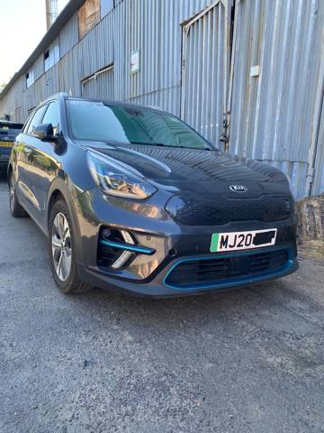 Дверка передня права 76004G5000 HYUNDAI