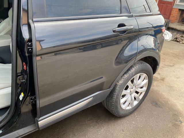 Двері задні, ліві LR028557 LAND ROVER