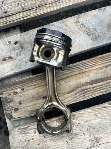 Шатун поршня ДВЗ 1320126011 TOYOTA
