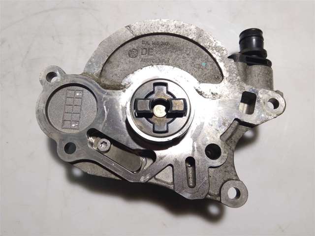 Насос вакуумний 03L100D VAG