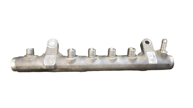 Рампа форсунок системи упорскування палива 03L130089C VAG