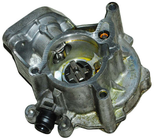 Насос вакуумний 06K145100B VAG