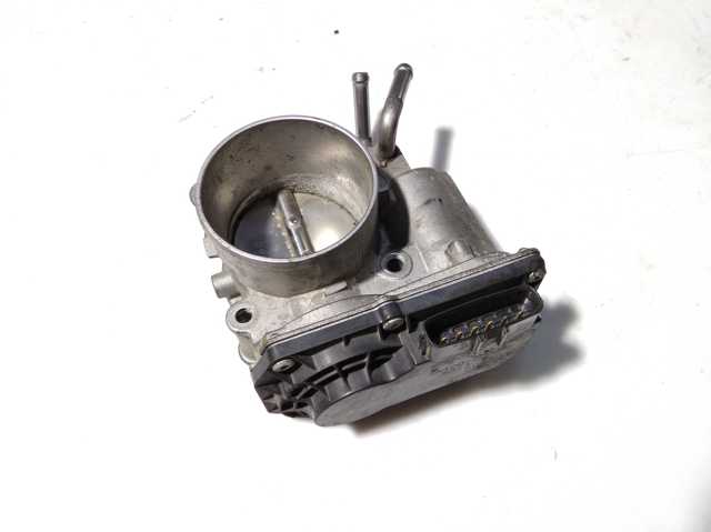 Дросільна заслінка в зборі KIA Cerato III