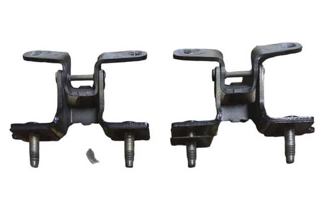 Петля задніх багажних, 3/5 -х дверей 4589531AA CHRYSLER