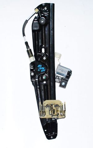 Склопідйомник задніх правих дверей 51357182614 BMW