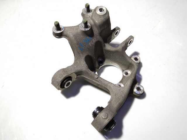 Цапфа поворотна права 52720C2100 HYUNDAI
