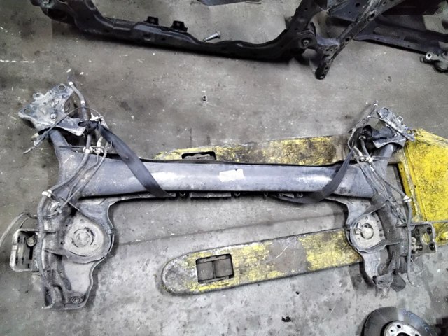 Балка задньої підвіски, підрамник 555010148R RENAULT