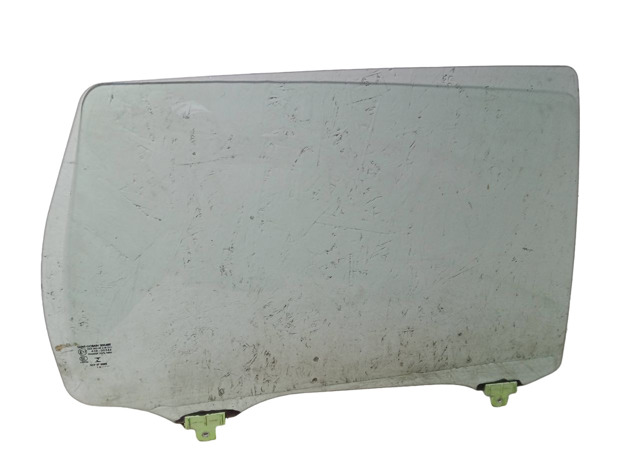 Задня кватирка права 5736A250 MITSUBISHI