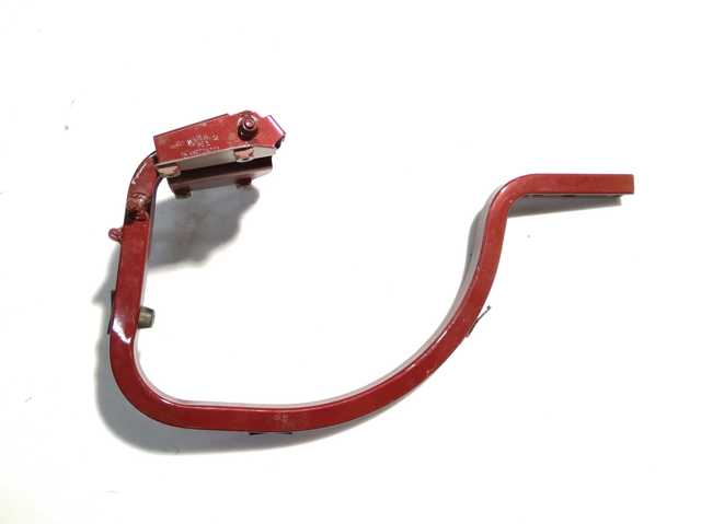 Шарнір кришки багажника 5C6827302D VAG