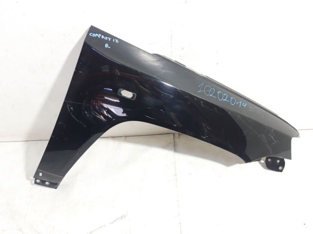 Переднє праве крило 68079670AA CHRYSLER