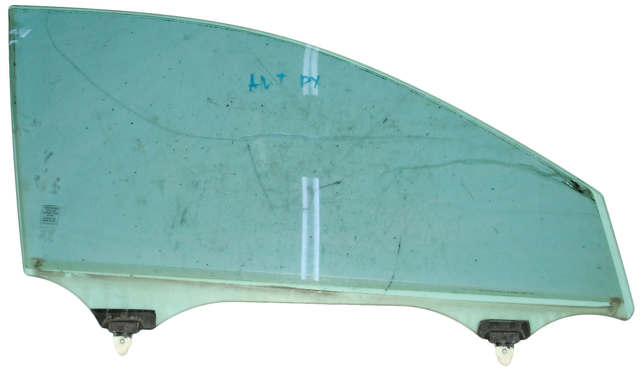 Скло передньої правої двері 6810106080 TOYOTA