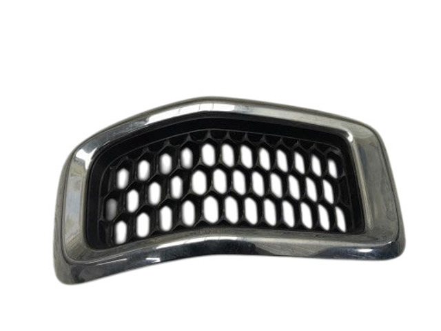Решітка 68138335AA CHRYSLER